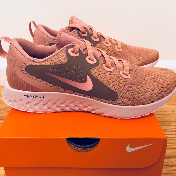 nike legend react pink